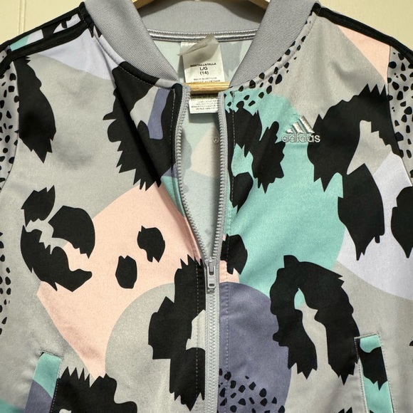 XL(14) Girls Adidas zip up all over print tricot jacket - Picture 3 of 7
